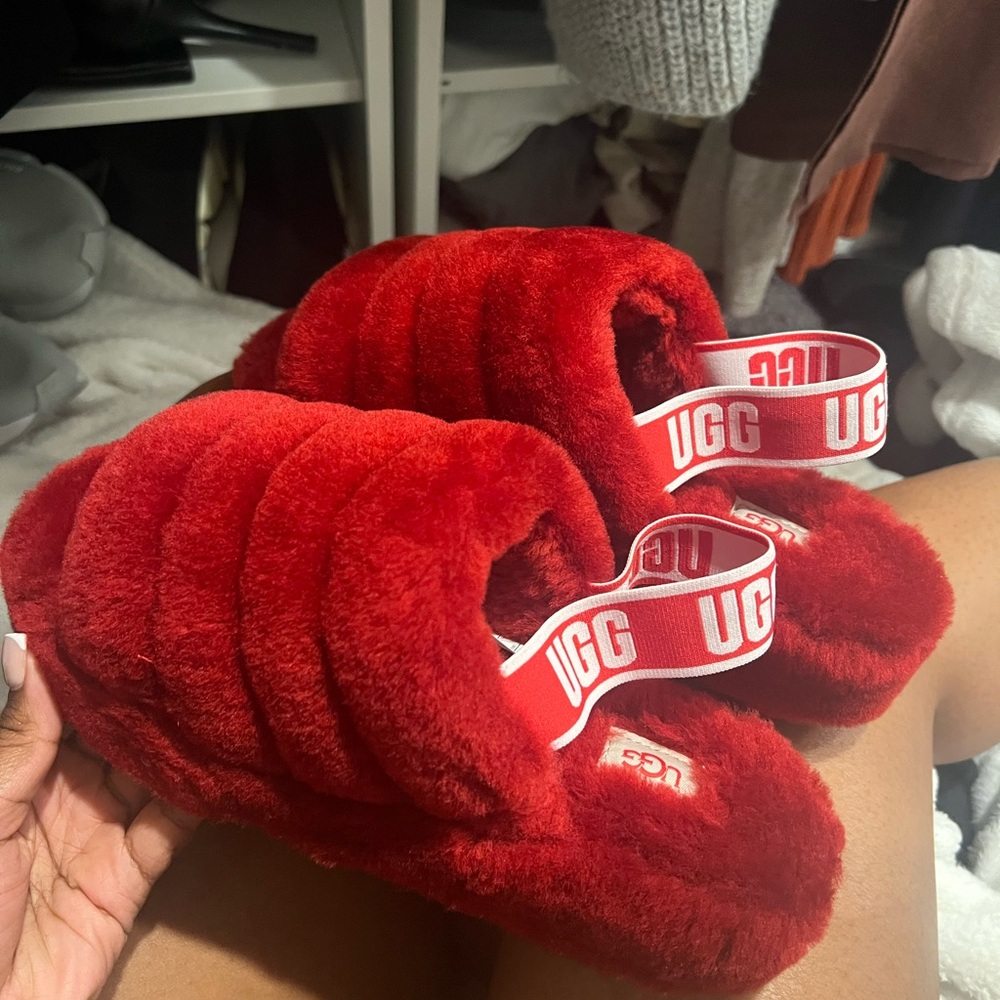UGG Wmns Fluff Yeah Slide ‘Ribbon Red’